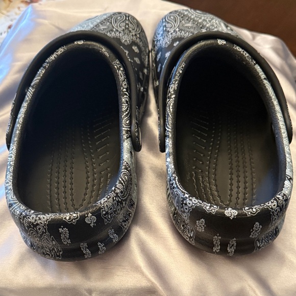 CROCS Paisley Patterned Mules in Black and White - Picture 9 of 17